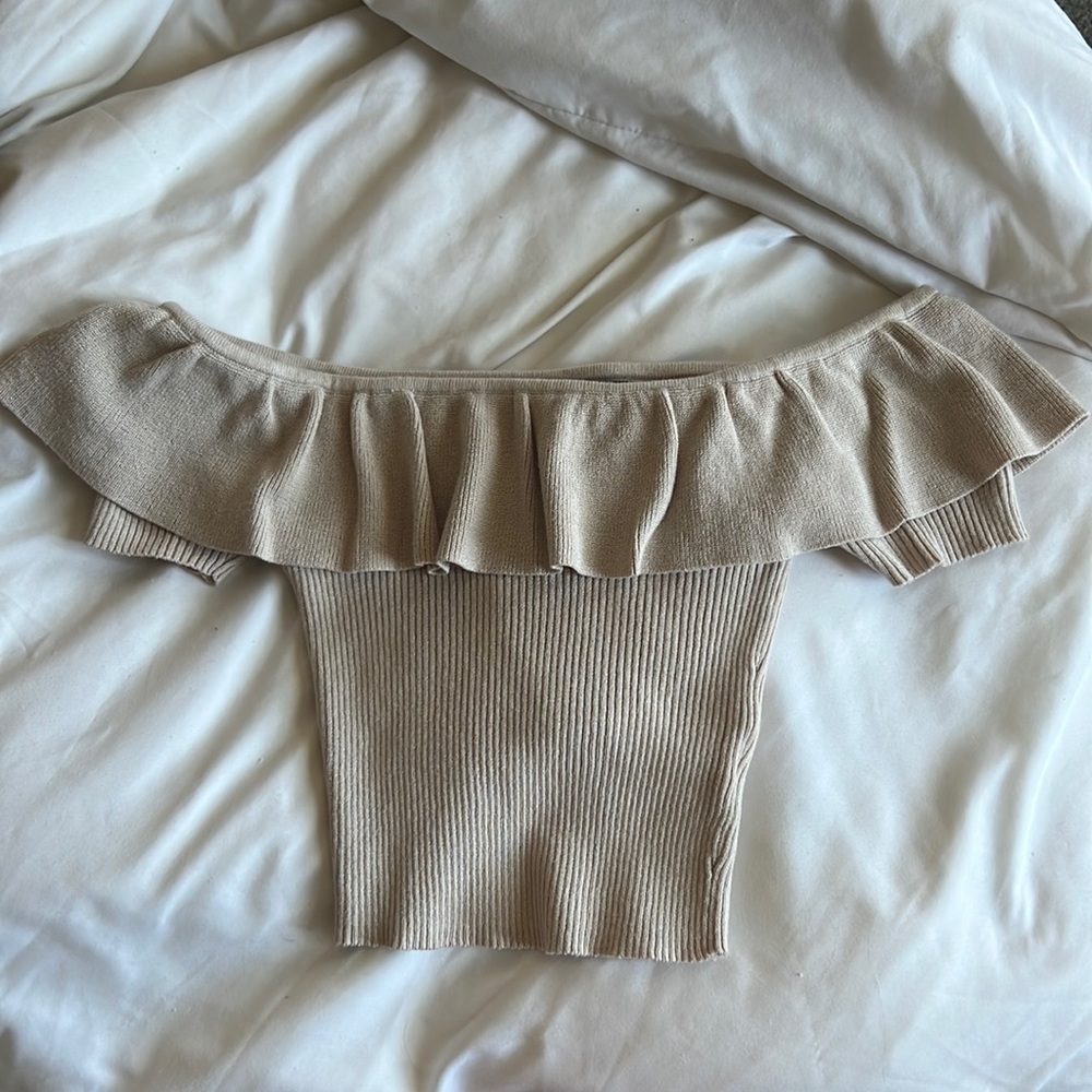 Forever 21 Beige Cropped knit off the shoulder top